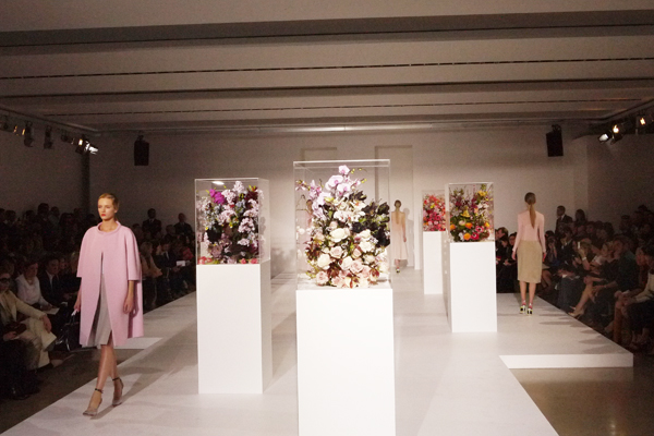 Jil Sander Milan Fashion Week 2012, show สุดท้ายของ Raf Simoms Jil Sander Milan Fashion Week 2012, show สุดท้ายของ Raf Simoms
